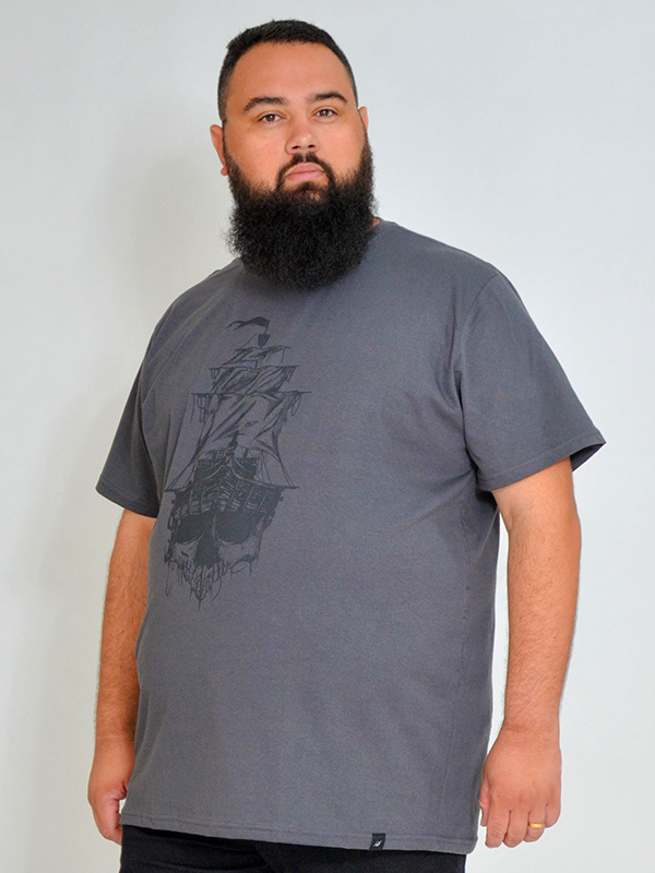 Camiseta Plus Size Pirata Chumbo