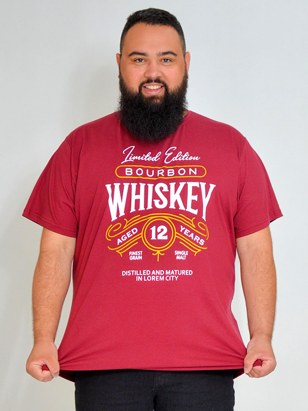 Camiseta Plus Size Wiskey Marsala