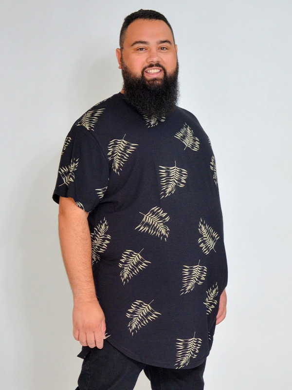 Camiseta Plus Size LongLine Floral Preta