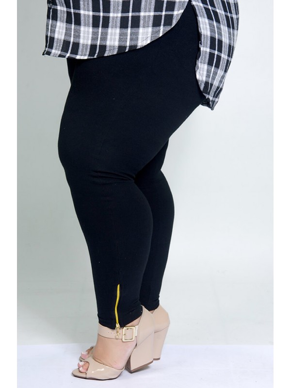 Calça Legging com Zíper Plus Size